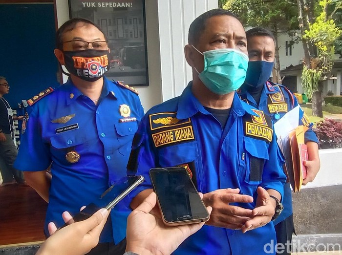 Kepala Diskar PB Kota Bandung Dadang Iriana