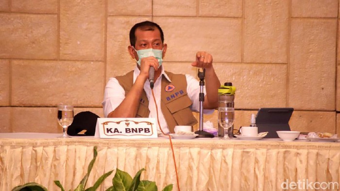 Kepala Gugus Pusat Percepatan Penanganan COVID-19 Pusat Doni Monardo