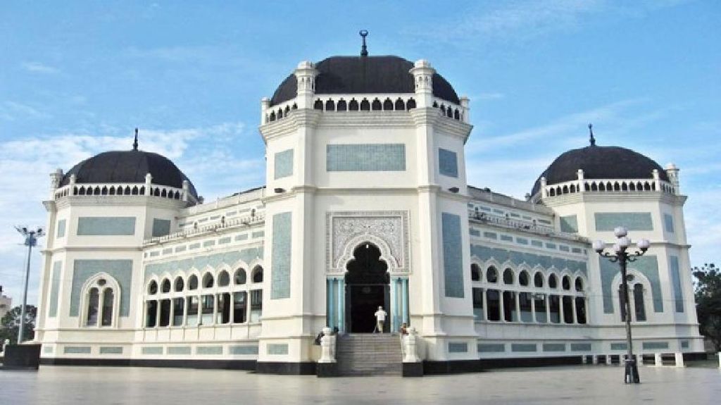 Kerajaan Islam Pertama di Indonesia, Samudra Pasai Atau Perlak?