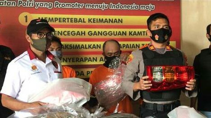 Konferensi pers kasus pencurian onderdil mobil di Sulsel