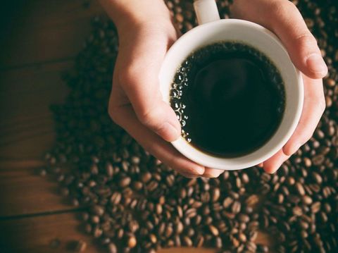 Minum Kopi di Pagi Hari