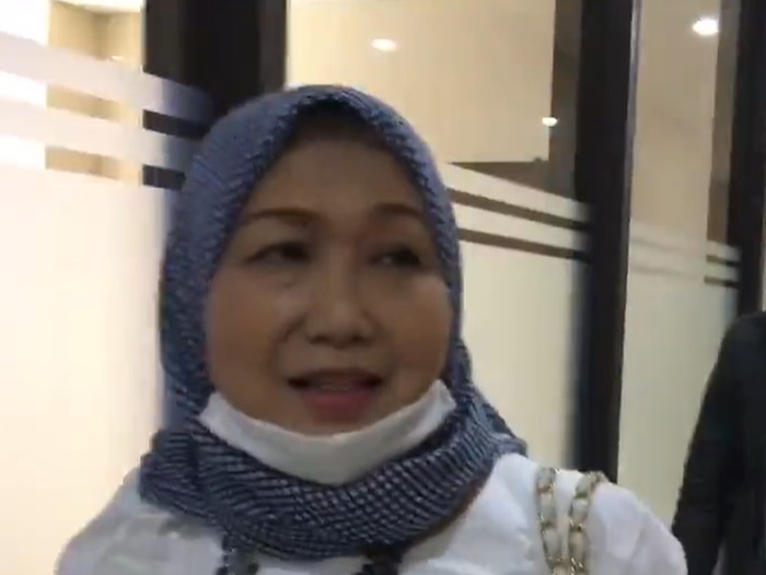 Kuasa Hukum Djoko Tjandra, Anita Dewi Anggraeni Kolopaking, mendatangi Direktorat Tindak Pidana Siber Bareskrim Polri. Anita datang untuk melaporkan foto dan identitas dirinya yang tersebar di media sosial Twitter.
