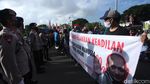 Mahasiswa Kembali Gelar Demo di Depan Istana
