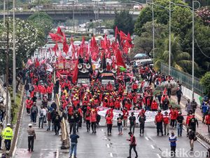 KSPI Demo Tolak RUU Cipta Kerja dan PHK Dampak Corona di Depan DPR Besok