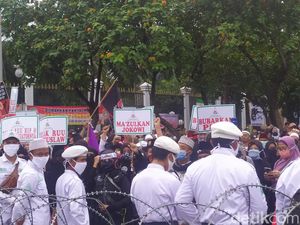 Demo PA 212 Tuntut Makzulkan Jokowi, PDIP: Itu Kebencian!