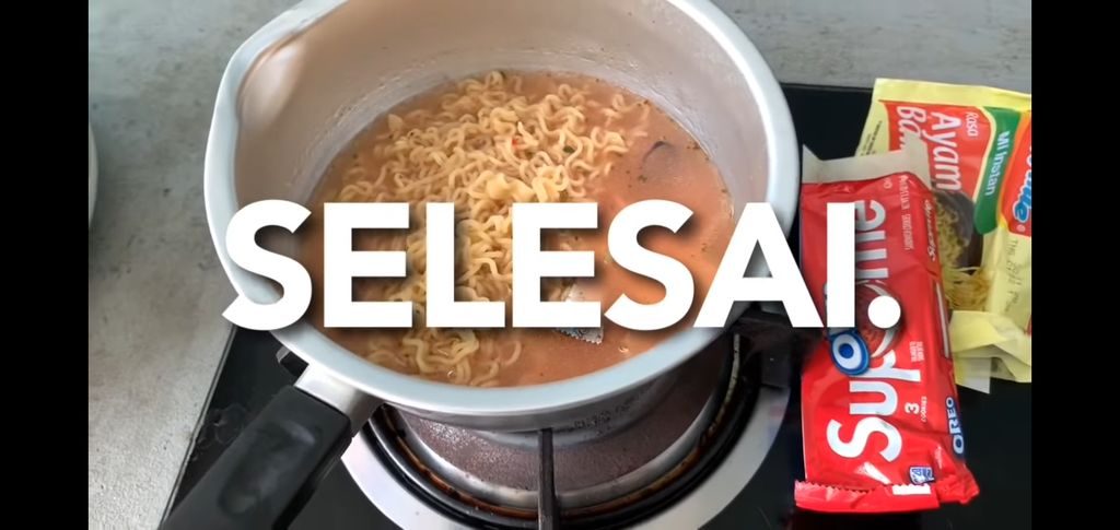mie instan pakai oreo supreme