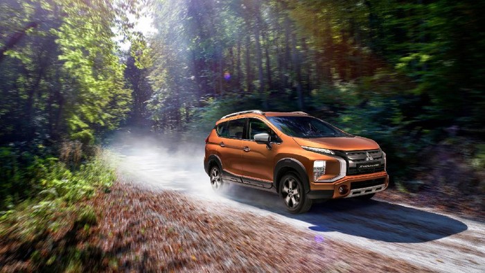 Mitsubishi Xpander Cross meluncru di Vietnam