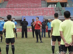 Ketum PSSI Ungkap Alasan Timnas Indonesia Belum Mulai Latihan
