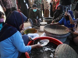 Grab Dorong Pengusaha Tradisional di Makassar Manfaatkan Digital