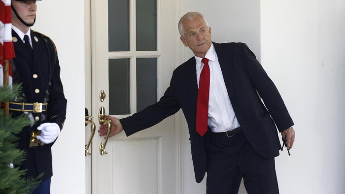 White House trade adviser Peter Navarro enters the West Wing shortly before Mexican President Andres Manuel Lopez Obrador arrives to meet with President Donald Trump at the White House in Washington, Wednesday, July 8, 2020. (AP Photo/Patrick Semansky)