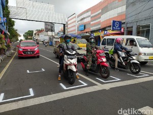 Physical Distancing di Traffic Light Ciamis, Serasa Mau Start Balapan
