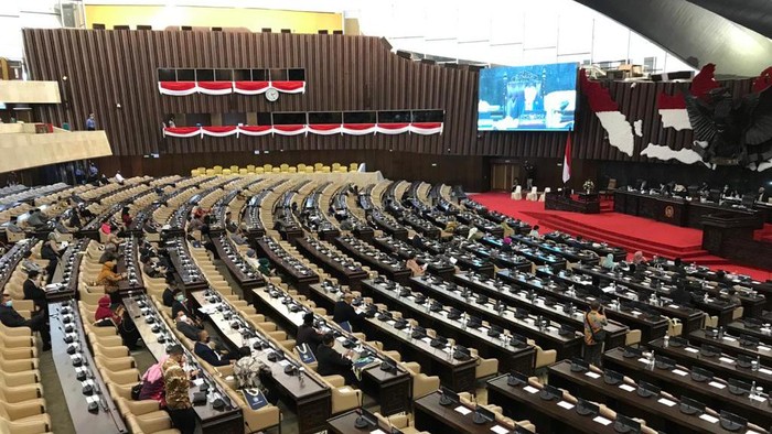 Rapat paripurna penutupan masa sidang DPR, Kamis (16/7).