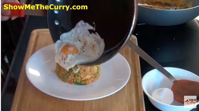 Resep nasi goreng Indonesia yang dibagikan YouTuber luar negeri