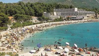 Dulu tidak sembarang orang sipil bisa menginap di resort Kupari. Tamu-tamunya memang khusus untuk keluarga petinggi militer Yugoslavia. (dok. Bozo Benic)