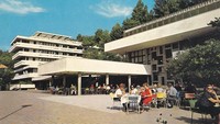 Komplek perhotelan ini dikenal sebagai resort Kupari. Resort ini dulu merupakan tempat favorit bagi keluarga pejabat militer Yugoslavia untuk liburan. Lokasinya tak jauh dari kota Dubrovnik. (dok. Bozo Benic)