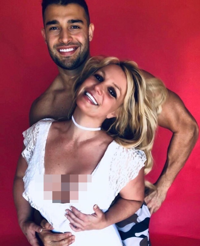 Britney Spears dan Sam Asghari kabarnya menjalin hubungan sejak 2016. Namun keduanya tidak pernah mengonfirmasi hubungan mereka.  Foto: Instagram