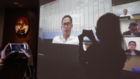 Hakim Ketua Ni Made Sudani mengatakan Wawan terbukti secara sah telah melakukan tindak pidana korupsi pengadaan alat kesehatan (alkes). Namun, Wawan bebas dari dakwaan tindak pidana pencucian uang (TPPU). Dia dinyatakan oleh majelis hakim tidak terbukti melakukan TPPU.