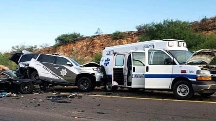 Tesla tabrak ambulans dan mobil polisi dalam mode autopliot
