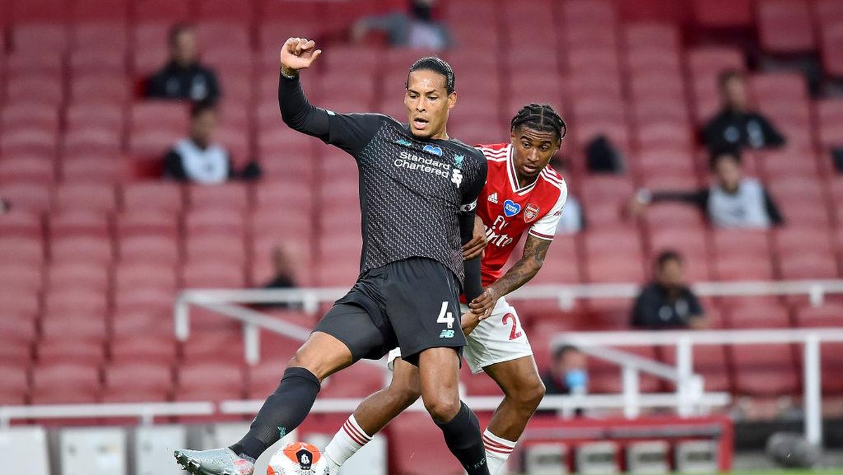 Virgil van Dijk minta maaf atas blundernya saat lawan Arsenal (Glyn Kirk/Pool via Getty Images)