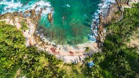 Di peringkat kedua ada Pulau Sri Lanka. Sri Lanka adalah sebuah negara pulau di sebelah utara Samudra Hindia di pesisir tenggara India. Negara yang dikenal di dunia internasional dengan sebutan Ceylon ini merupakan negara yang memiliki banyak sekali tujuan wisata. Tidak bisa dipungkiri, Sri Lanka memang memiliki keindahan alam yang sangat menakjubkan, salah satunya adalah pantai. Getty Images/iStockphoto/MariusLtu  