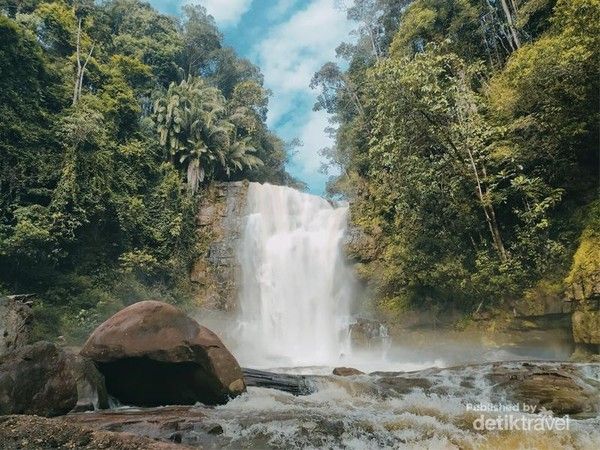 Air terjun Bumbun di Uut Murung, Murung Raya, Kalimantan Tengah
