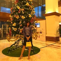 Sebelum ditangkap polisi, Catherine Wilson kerap mengunggah penampilannya saat liburan dan bekerja. Catherine kerap tampil glamour dengan berbagai tas mewahnya. Seperti foto #throwback yang diunggahnya ke Instagram @catherinewilson ini, wanita 39 tahun itu menenteng tas Hermes Kelly seharga ratusan juta rupiah. Foto: Instagram @catherinewilson