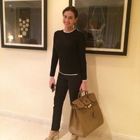 Tas Hermes super besar juga dikoleksi Catherine Wilson. Tas Hemes Birkin ukuran 50 cm yang ditenteng Catherine ini harganya mencapai Rp 200 juta. Foto: Instagram @catherinewilson