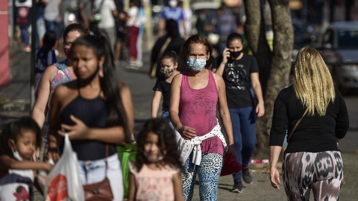 Otoritas Brasil melaporkan bahwa total kasus virus Corona (COVID-19) di wilayahnya saat ini telah menembus angka 2 juta kasus.