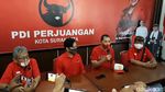 Berbaju Merah, Gibran Berangkat Jemput Tiket Pilkada Solo