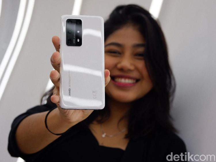 Unboxing Huawei P40 Pro Plus yang Mewah dan Gagah