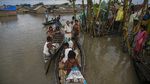 India Tembus 1 Juta Kasus Corona di Tengah Terjangan Banjir