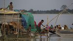 India Tembus 1 Juta Kasus Corona di Tengah Terjangan Banjir