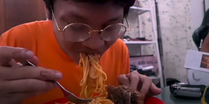 Konten makan nyelenh YouTuber Ericko Lim