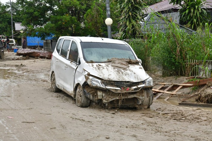 Kota Masama, Luwu Utara masih tertutup lumpur pasca diterjang banjir bandang (dok. Istimewa).