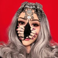 Mimi Choi meninggalkan karier lamanya sebagai guru pre-school untuk ikut kelas makeup setelah disarankan sang ibu. Awalnya Mimi hanya ingin membuat ibunya senang tapi ternyata ia bisa mengasah kemampuan merias yang belum tentu bisa dilakukan orang lain. Foto: Instagram @mimles