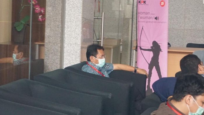 Mantan Bupati Bogor Rachmat Yasin di lobi Gedung KPK, Kuningan, Jakarta Selatan, Jumat (17/7/2020).