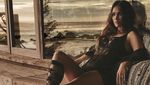 Megan Fox dan Kaki Indahnya yang Dipuji Kekasih Barunya