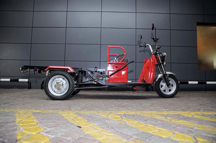 Modifikator Ditantang Rombak Tampilan Motor Listrik Roda Tiga