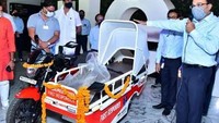 Dikutip dari Indianautosblog, Hero MotoCorp telah mengubah dua sepeda motor model Xtreme 200R, menjadi kendaraan responden pertama yang akan digunakan oleh pusat kesehatan untuk perang melawan COVID-19. Produsen sepeda motor dan skuter terbesar di dunia ini menyerahkan dua sepeda motor yang sudah dirancang unik ini kepada pihak berwenang di Pusat Kesehatan Masyarakat di Neemrana dan Mundawar, distrik Alwar Rajasthan. Istimewa