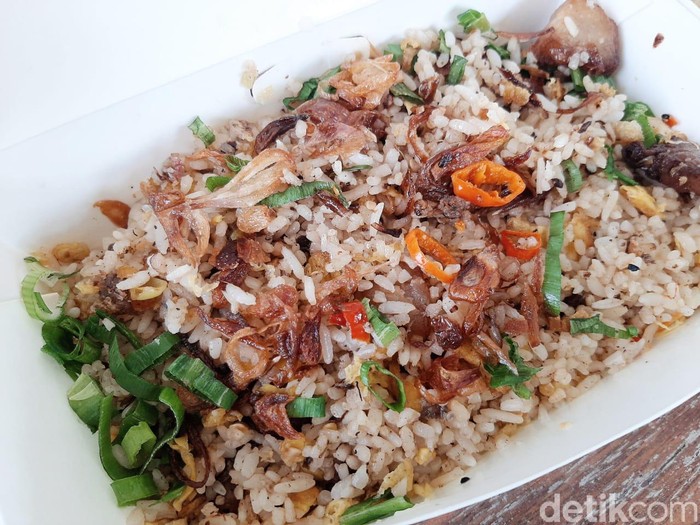 Nasi goreng melimpah