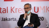 Ketua Dewan Komisioner OJK Wimboh Santoso memberikan sambutan saat peluncuran Digital Kredit UMKM yang diselenggarakan oleh HIMBARA dan eCommerce di Jakarta, Jumat (17/7/2020). dok. Humas OJK/AntaraFOTO
