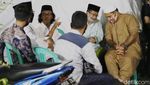 Potret Jenazah Omas Didoakan Pelayat