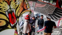 Pada masa pandemi, Hasan pernah menjual 50.000 unit layangan tradisional (layangan aduan) dalam sehari.