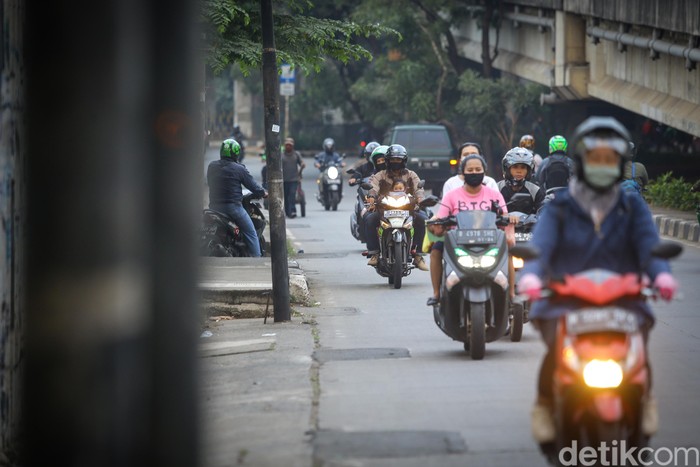 Lawan arah menjadi aktivitas yang mulai mendarah daging bagi pemotor yang ingin memangkas jarak tempuh. Risiko yang didapat tentu membahayakan.
