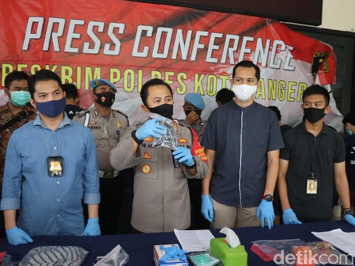 Pemuda di tangeran aniaya korban