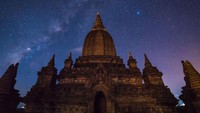 Sekarang yang masih berdiri kokoh hanya tinggal 2.200 kuil saja.  