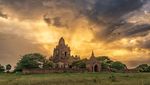 Terpesona Kota 10.000 Kuil di Myanmar