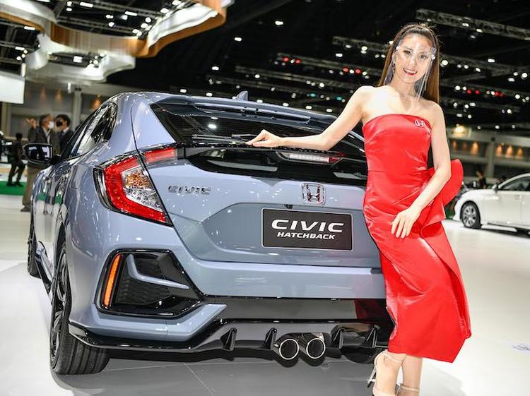 Potret SPG Pameran Otomotif Bangkok yang Digelar di Tengah Pandemi