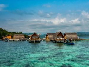 Celebrity on Vacation: Uniknya Pasir Timbul di Pulau Pahawang Kecil