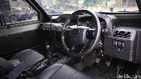 Secara teknis, rantis Maung mengusung mesin turbo diesel 4 silinder, 2.400 cc, 6-speed. Mesin ini juga sudah mendukung sistem penggerak 4x4, sehingga bisa diandalkan di berbagai jenis medan.
